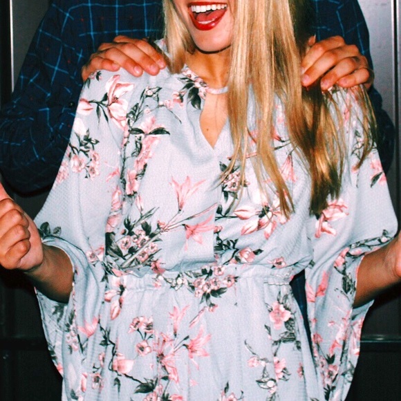 SPRING FLORAL ROMPER🌟💕💓 - Picture 7 of 8